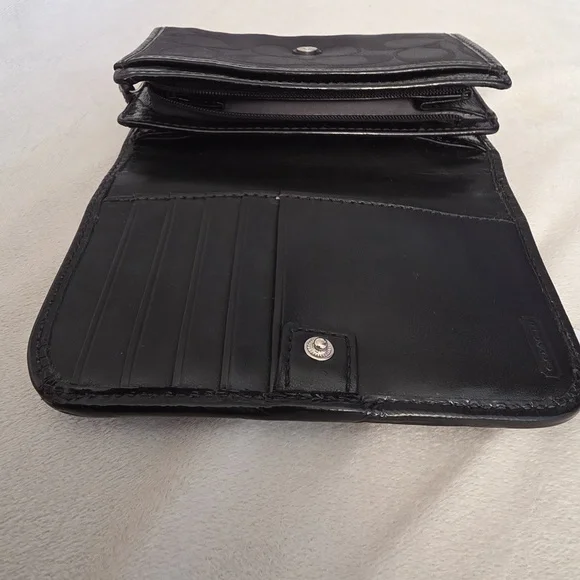 Coach Black Signature Wallet - Picture 5 of 7